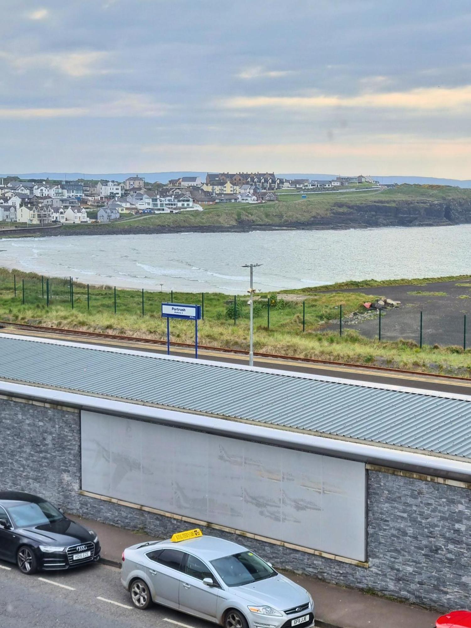 6 Golf Terrace - Portrush By The Sea Apartment Exterior photo